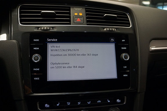 Volkswagen Golf Alltrack 12 of 16