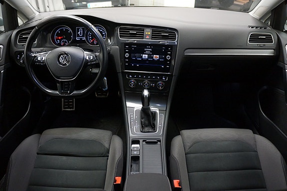 Volkswagen Golf Alltrack 3 of 16