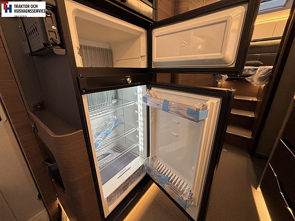 Adria SUPERSONIC 780 SL - Mercedes Benz 19 of 21