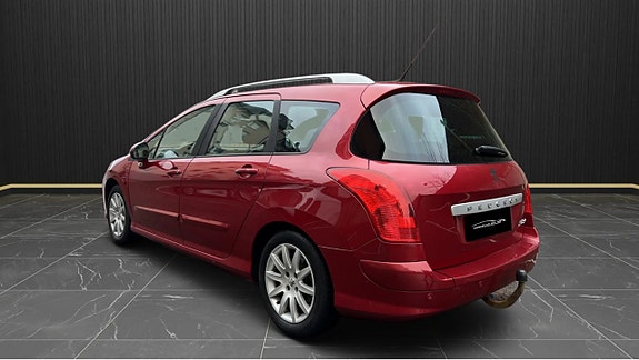 Peugeot 308 SW 3 of 5
