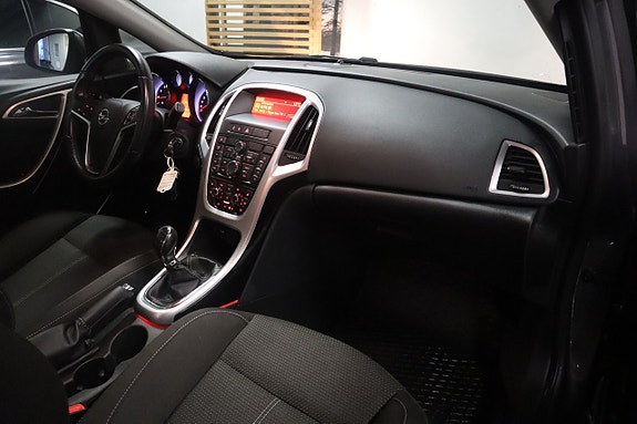 Opel Astra 13 of 15