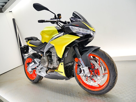 Aprilia Tuono 660 2 of 2