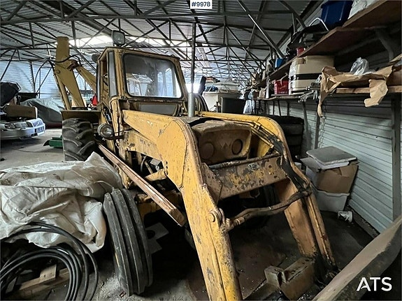 Traktorgrävare- MASSEY-FERGUSON 203 (35,000:- ex moms)