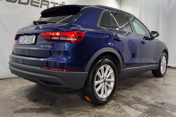 Audi Q3 6 of 21
