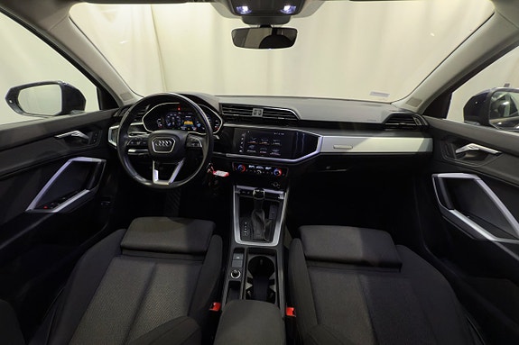Audi Q3 15 of 21