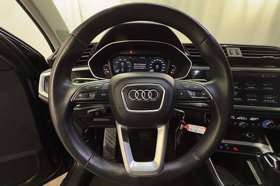 Audi Q3 12 of 21