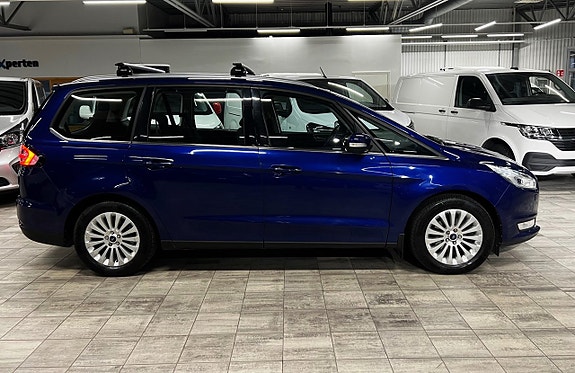 Ford Galaxy 2 of 5
