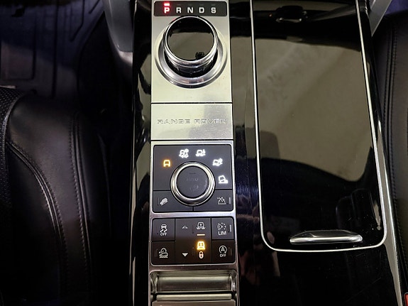 Land Rover Range Rover 12 of 22