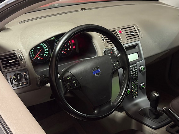 Volvo V50 9 of 14
