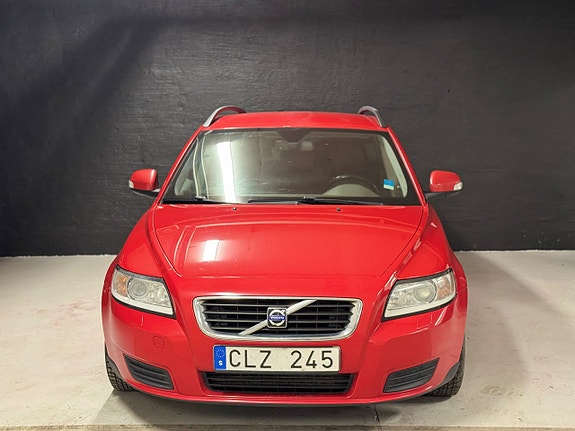 Volvo V50 3 of 14
