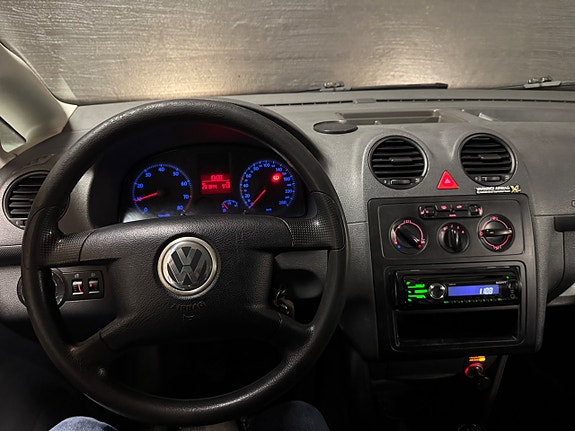 Volkswagen Caddy 10 of 15