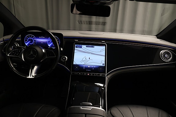 Mercedes-Benz EQE350 13 of 21