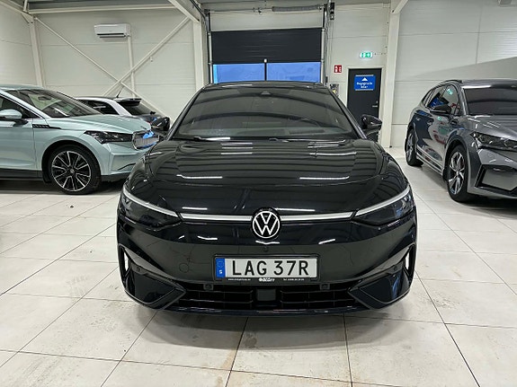 Volkswagen ID.7 2 of 5