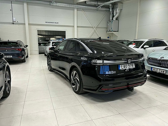 Volkswagen ID.7 7 of 19