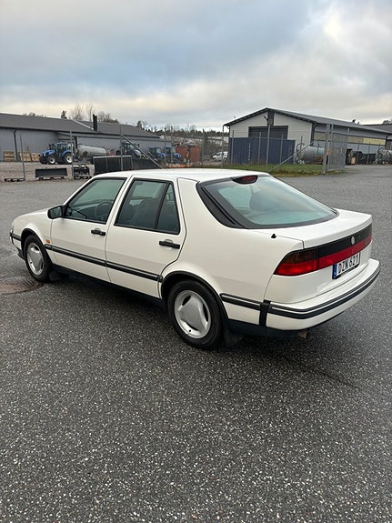 Saab 9000 2 of 5