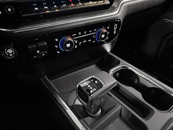 Chevrolet Silverado 1500 11 of 16