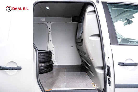 Volkswagen Caddy Maxi 15 of 16