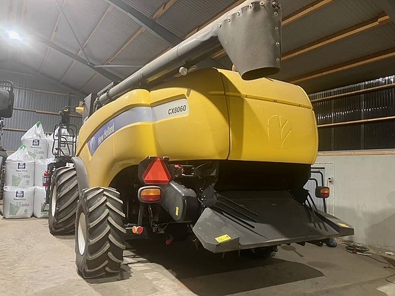 New Holland 8060