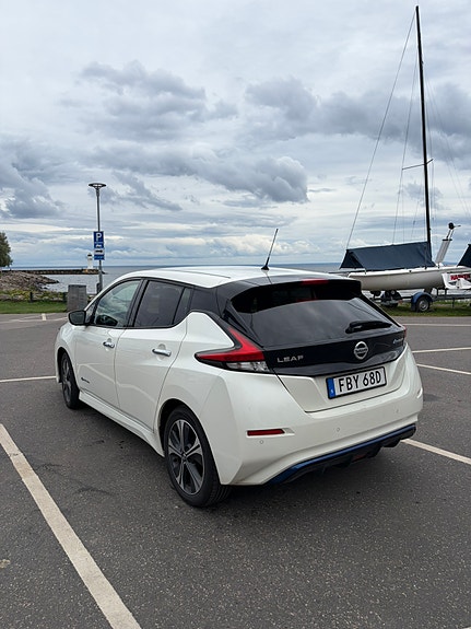 Nissan Leaf 4 of 15