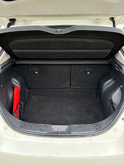 Nissan Leaf 11 of 15
