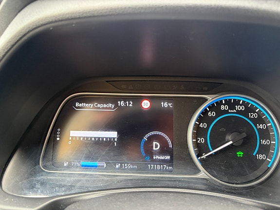 Nissan Leaf 15 of 15