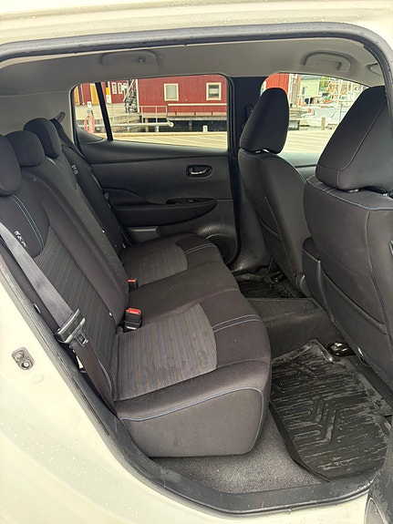 Nissan Leaf 9 of 15