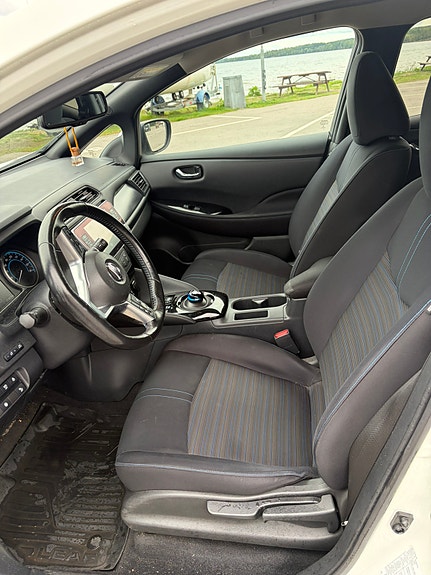 Nissan Leaf 10 of 15