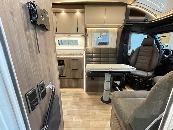 Kabe Novum Compact 720 LGB /B-körkort/ALDE/Mercedes/Face2Face 7 of 30