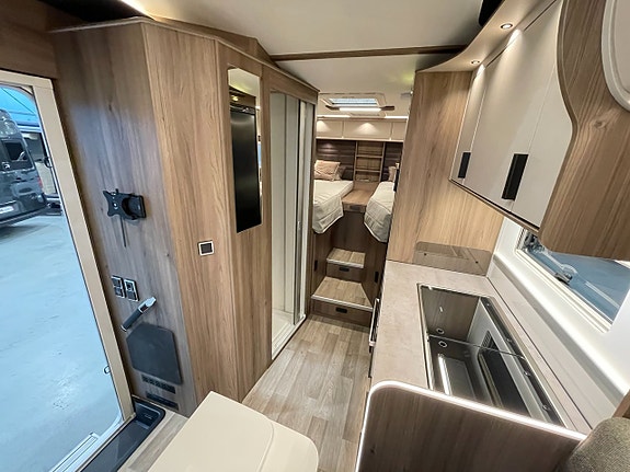 Kabe Novum Compact 720 LGB /B-körkort/ALDE/Mercedes/Face2Face 13 of 30