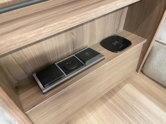 Kabe Novum Compact 720 LGB /B-körkort/ALDE/Mercedes/Face2Face 18 of 30
