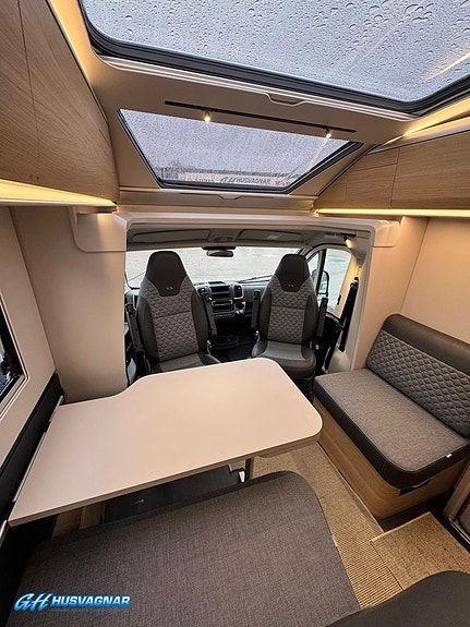 Adria Coral PLUS 670 SL - 140HP 10 of 12