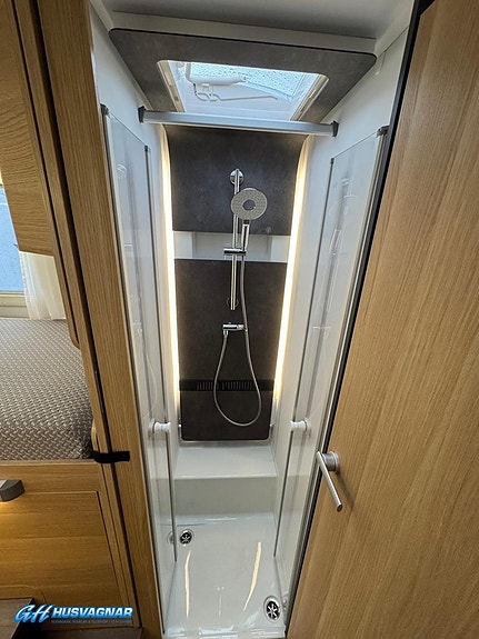 Adria Coral PLUS 670 SL - 140HP 7 of 12