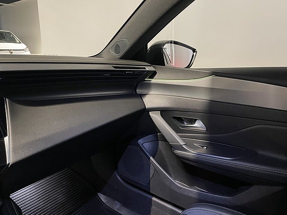 Peugeot 308 9 of 15