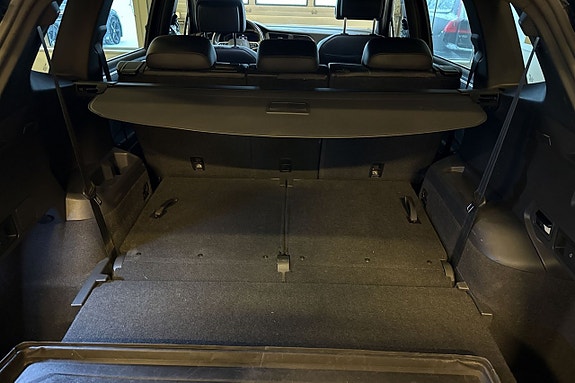 Volkswagen Tiguan Allspace 14 of 17