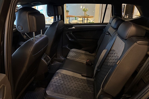 Volkswagen Tiguan Allspace 12 of 17