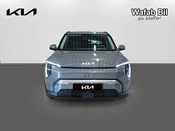 Kia EV3 2 of 5