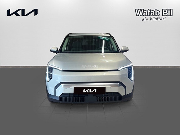 Kia EV3 2 of 5