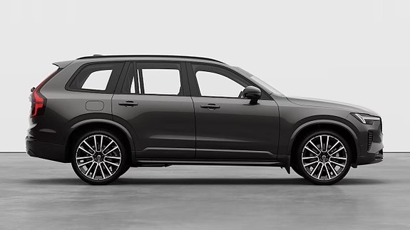 Volvo XC90 13 of 22