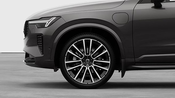 Volvo XC90 11 of 22