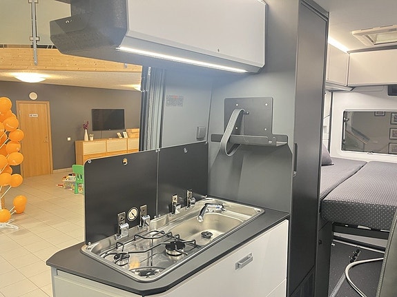 Adria TWIN SUPREME 600 SPB (Aut+Adaptiv+LP+TRUMA D6E+3 500 kg) 15 of 23