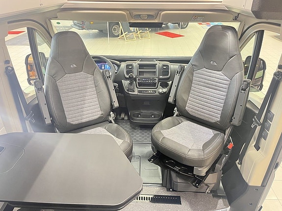Adria TWIN SUPREME 600 SPB (Aut+Adaptiv+LP+TRUMA D6E+3 500 kg) 12 of 23