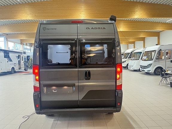 Adria TWIN SUPREME 600 SPB (Aut+Adaptiv+LP+TRUMA D6E+3 500 kg) 4 of 23