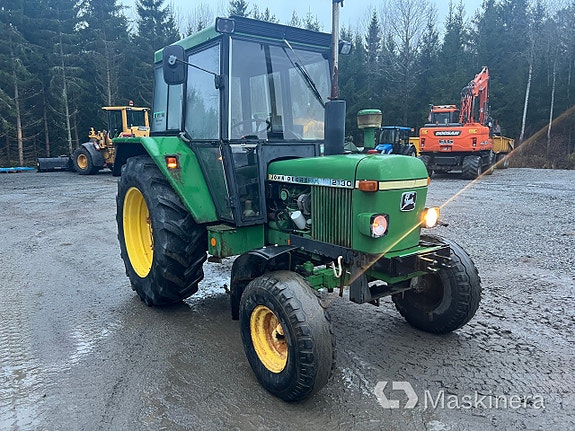 Traktor John Deere 2130