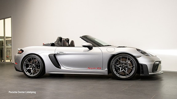 Porsche 718 Spyder RS 3 of 5