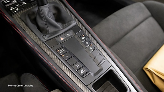 Porsche 718 Spyder RS 14 of 22