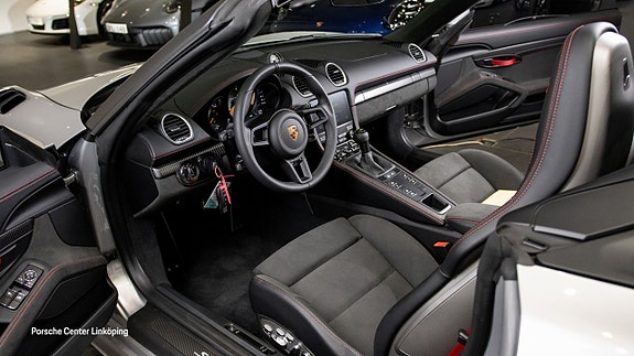 Porsche 718 Spyder RS 10 of 22