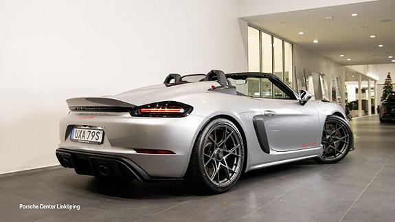 Porsche 718 Spyder RS 8 of 22