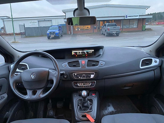 Renault Grand Scenic III 7 of 18