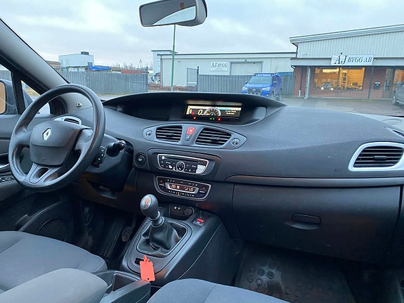 Renault Grand Scenic III 13 of 18