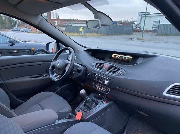 Renault Grand Scenic III 16 of 18